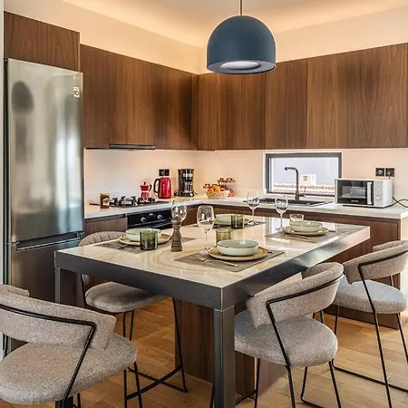 Stylish Contemporary Penthouse - Hip Centre Apartment Athens