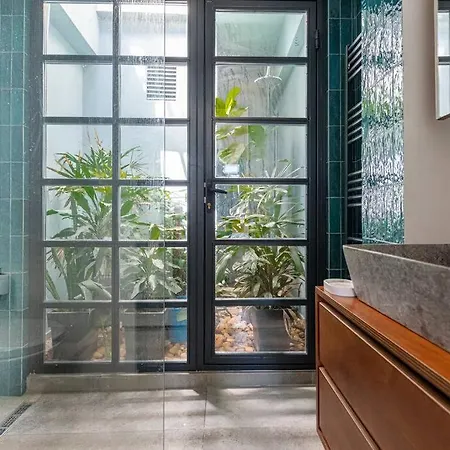 Stylish Contemporary Penthouse - Hip Centre Apartment Athens